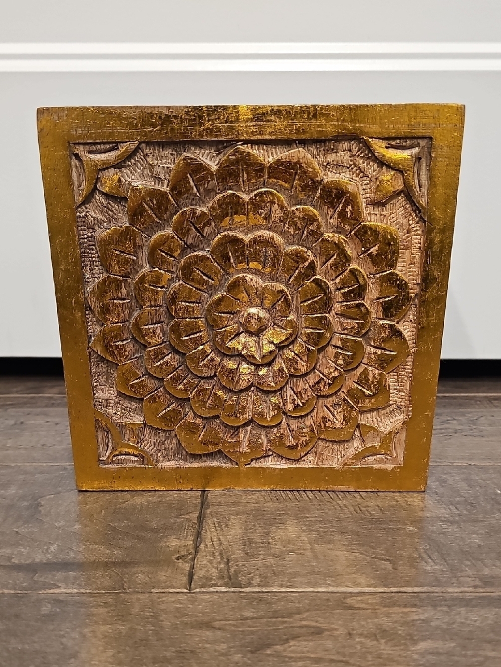 Beautiful & Rare Mela Artisans Hand-Carved Wooden Floral Trinket/Jewelry Box
